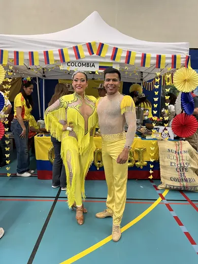 Un couple, fête colombienne