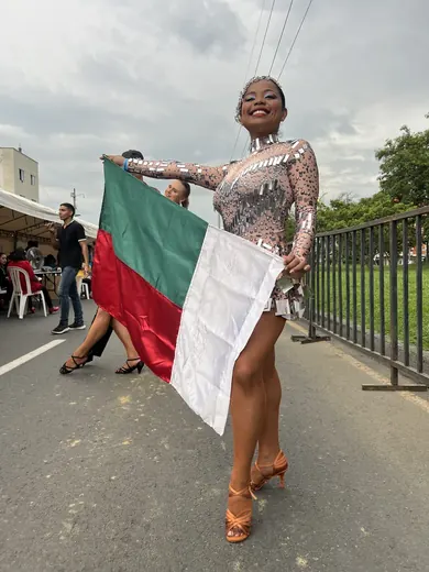 Salsódromo de la Feria de Cali, 2023 : avec le drapeau italien