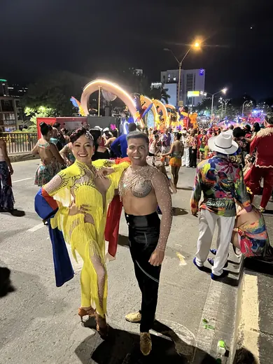 Salsódromo de la Feria de Cali, 2024 : un couple, de nuit