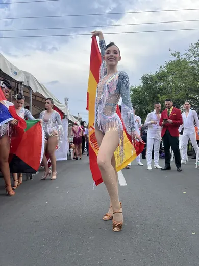 Salsódromo de la Feria de Cali, 2024 : avec le drapeau espagnol